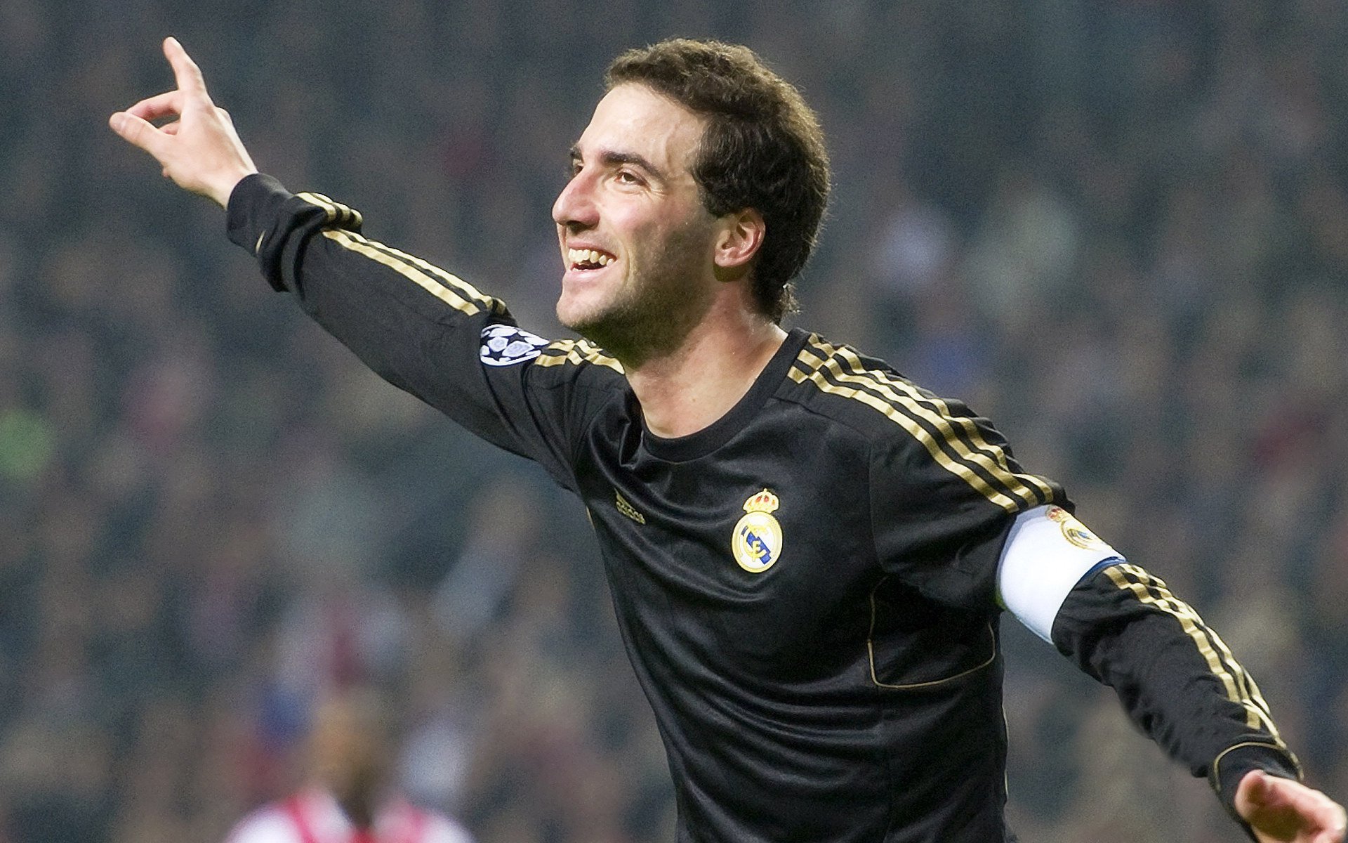 球员在赛季中途打破个人得分纪录成为焦点，本赛季球员得分排名